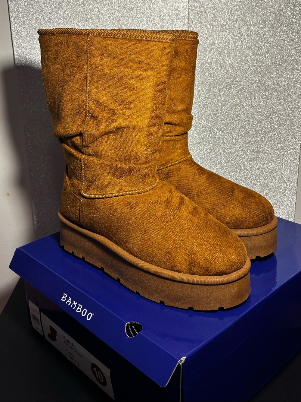 BRAND NEW Tan Shade Platformed Winter Boots🤎 perfect for cold weather & winter!